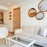 Shoreline Escape - Private Pool - Beach