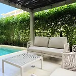 Shoreline Escape - Private Pool - Beach